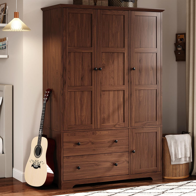 Wardrobes & Armoires