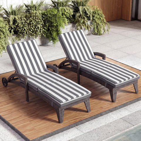 Outdoor Chaise Lounges
