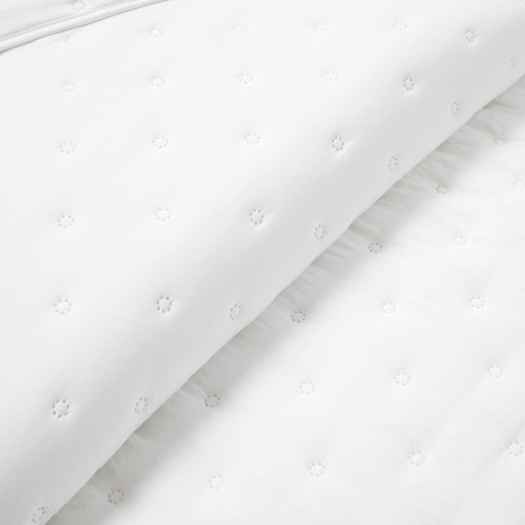 Reyna Ruffle Reversible Oversized 3 Piece Quilt Set, White