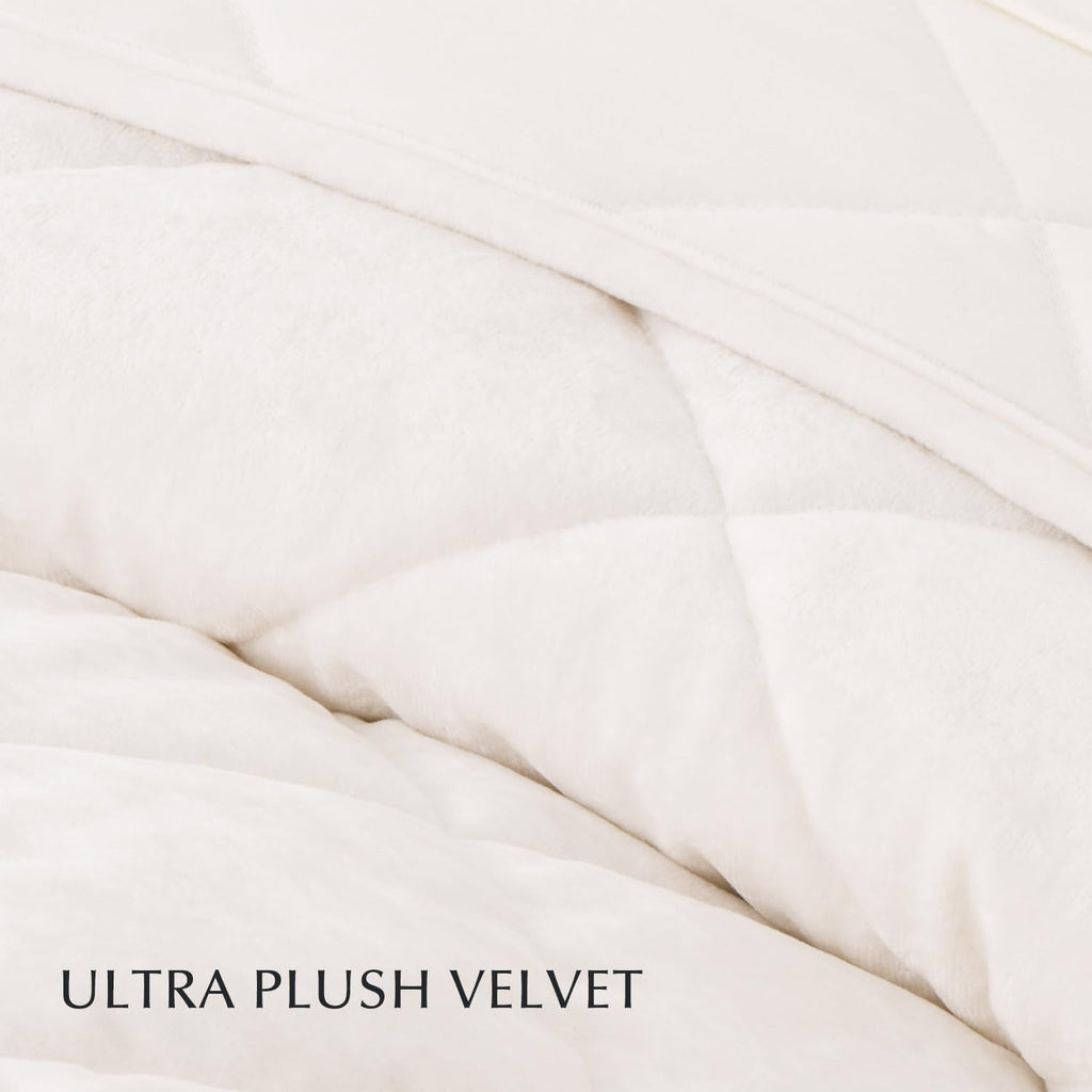 Luxury Crushed Diamond Lightweight Velvet Quilt, Off White