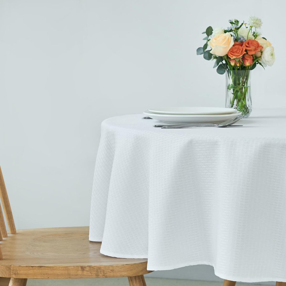 Round Weaved Texture Design Tablecloth Spill-Proof Wrinkle Free Soft Washable Table Cloth for Circular Table Cover