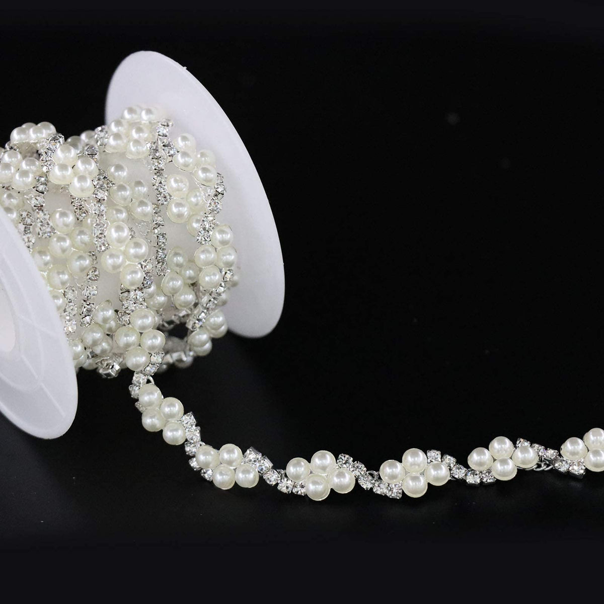 Pearl Rhinestone Trim, Inlaid Pearl Beaded Chain, Crystal Applique Ideal for DIY and Wedding Party Decoration - 1 Yard