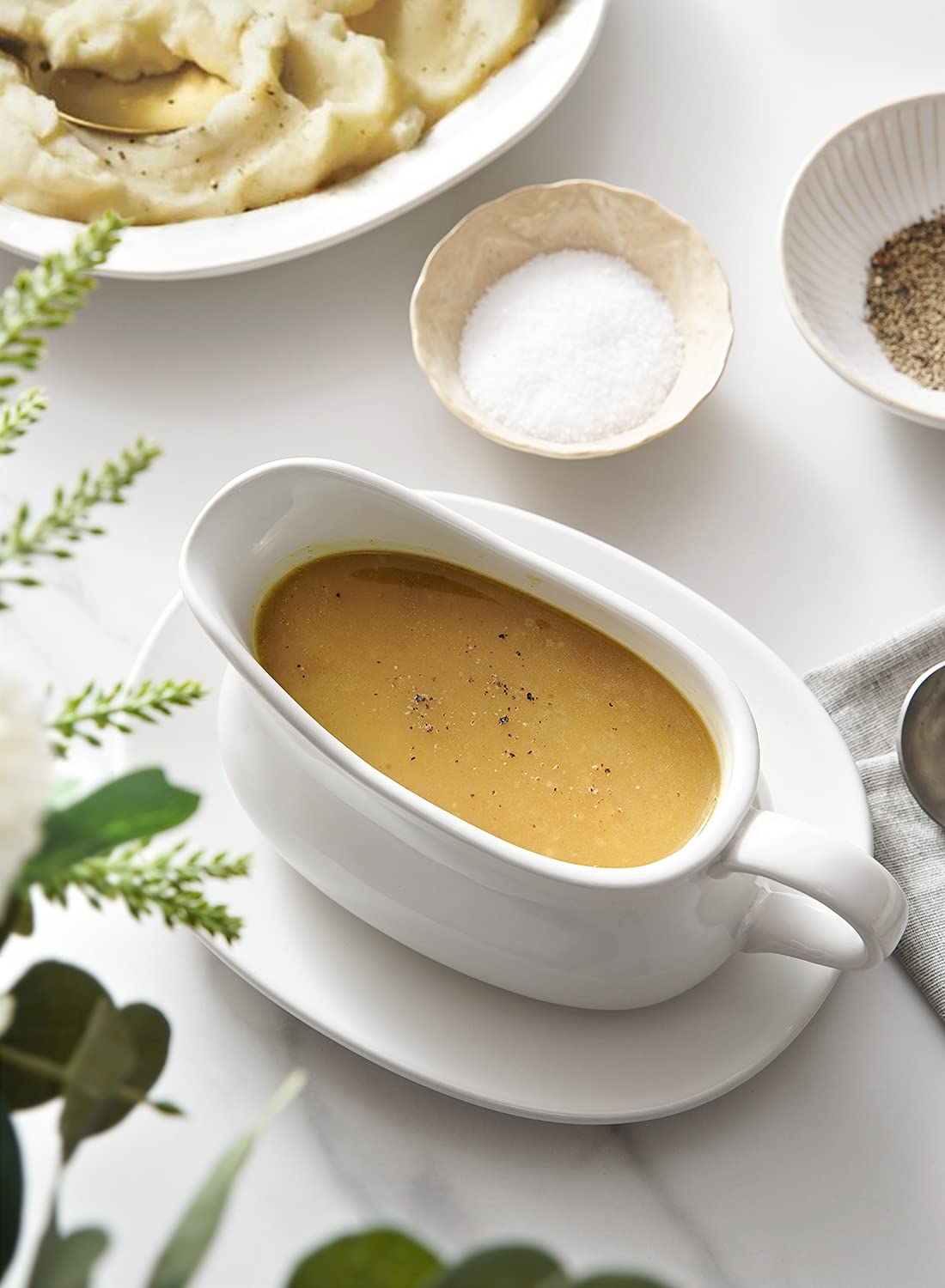 17oz Gravy Boat with Saucer Stand, Set of 2, Ceramic Sauce Boat with Tray for Salad Dressings, Creamer, Broth, Black