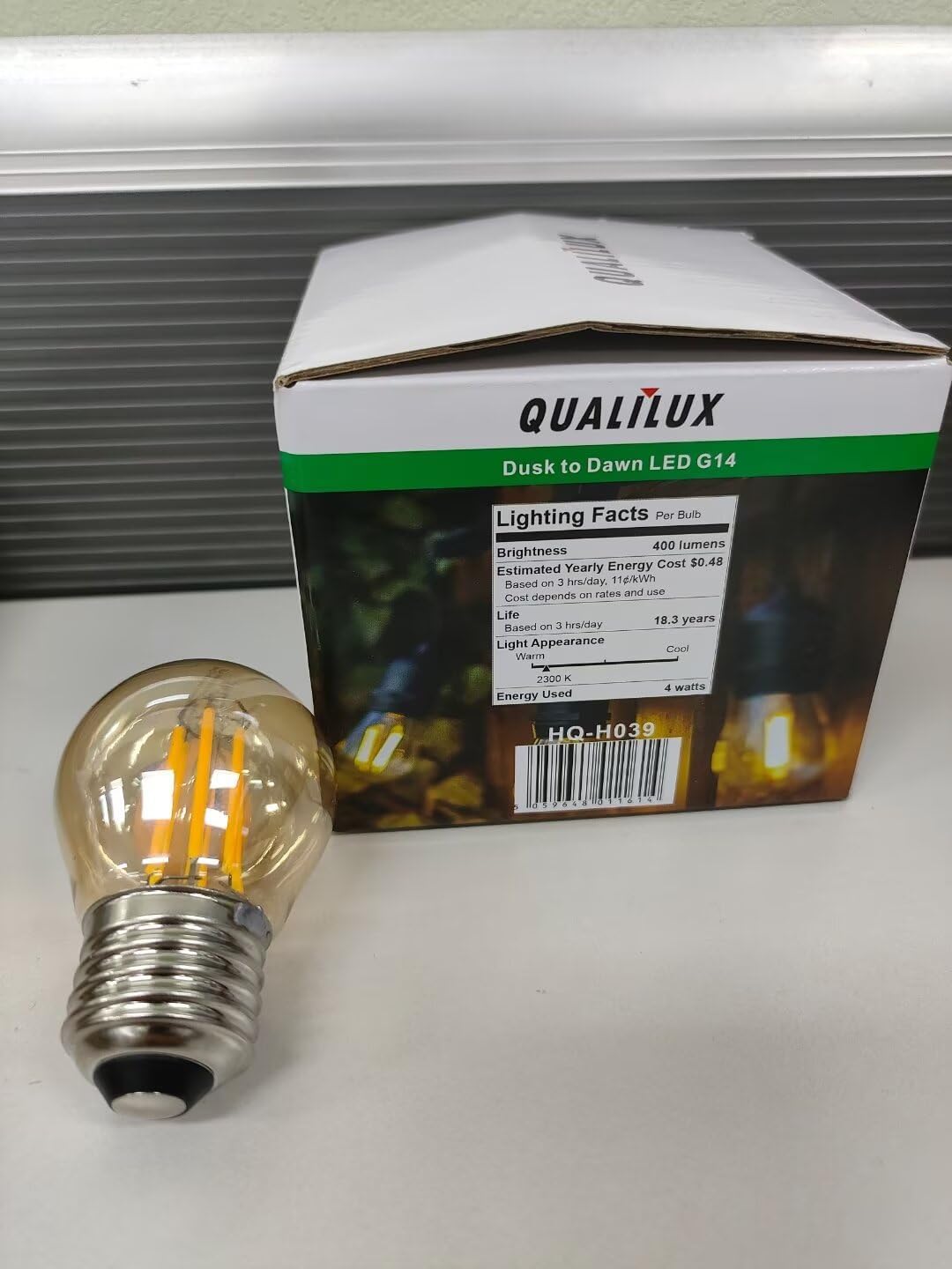 G14 Small Dusk to Dawn Edison Light Bulbs Outdoor, Vintage Amber Glass, 4W=40W, Replace A15, 400LM Warm Light, Auto