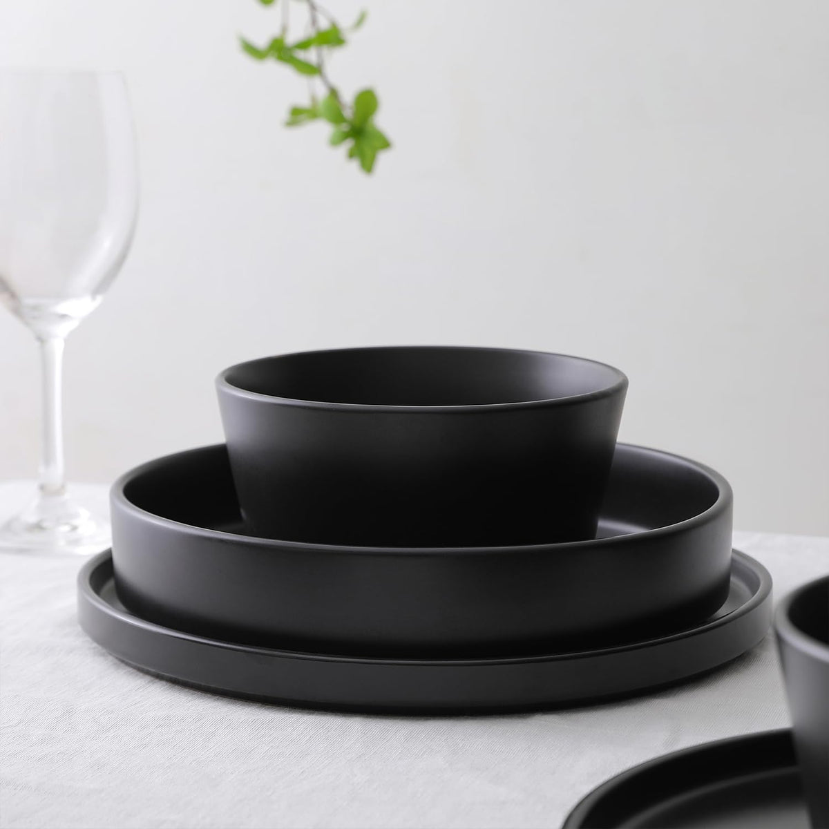 Lain Celina Stoneware 12-Piece Dinnerware Set, Cereal and Pasta Bowls, Black, Coupe