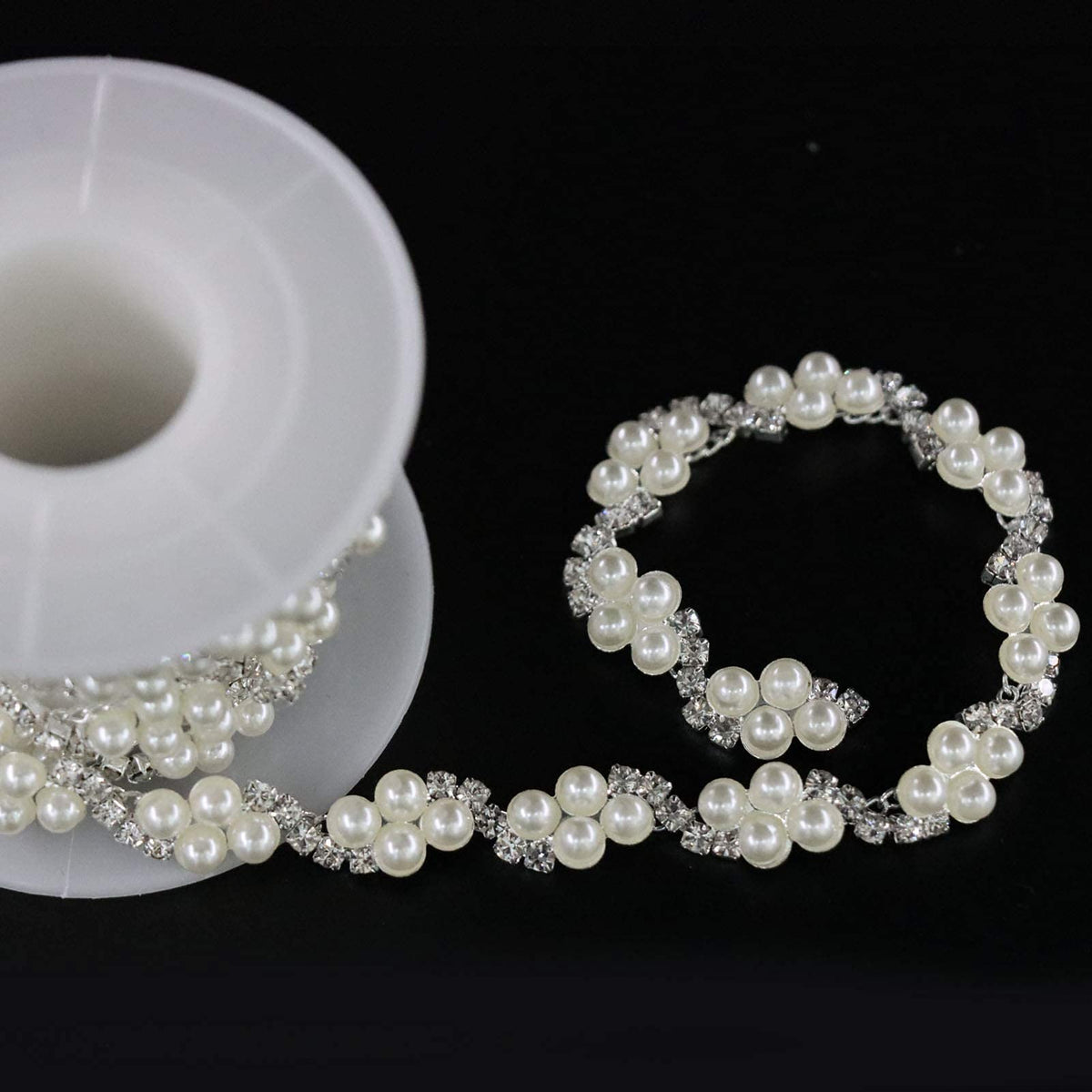 Pearl Rhinestone Trim, Inlaid Pearl Beaded Chain, Crystal Applique Ideal for DIY and Wedding Party Decoration - 1 Yard