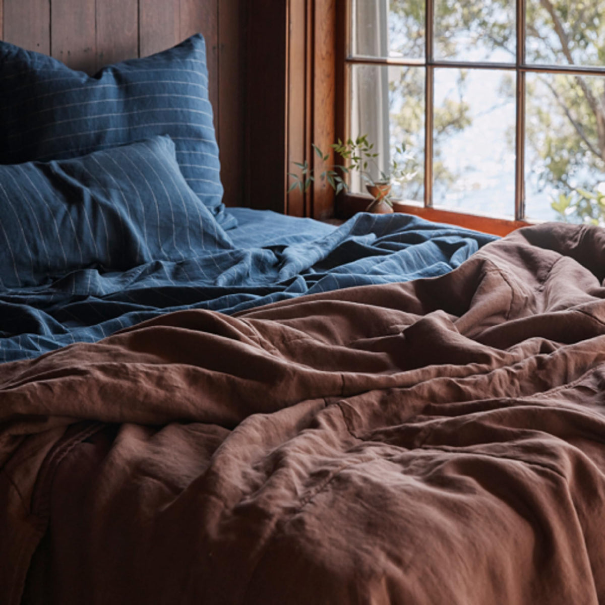 Duvet Cover in Coco Brown Color, Linen Bedding 3 Pieces Set 1 Duvet Cover and 2 Pillowcase, Stonewashed Linen Duvet