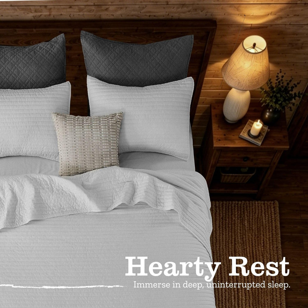 Quilt Bedding Set with Shams