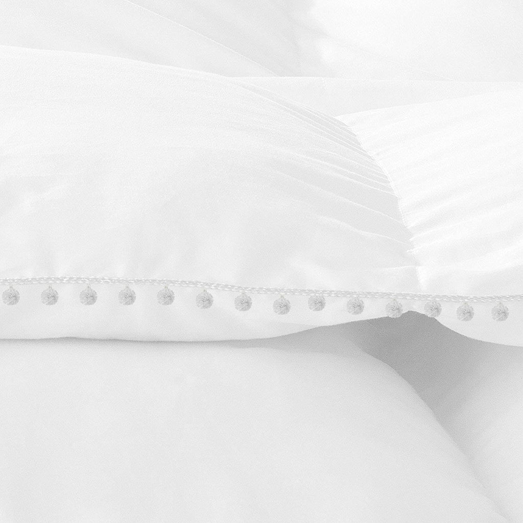 3 Piece White Vintage Pom-Pom Fringe, Box Design Comforter Set 1000 Thread Count, 550 GSM Filling, 100% Egyptian