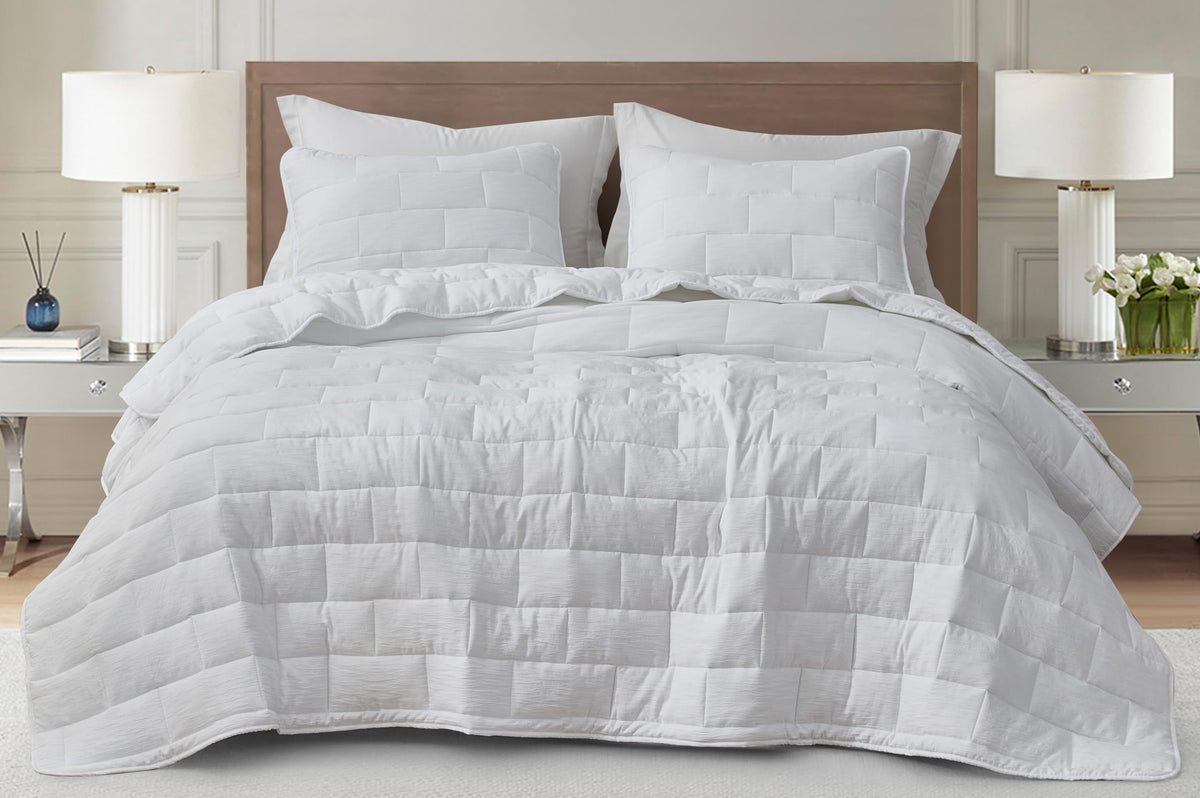 George 3-Piece Jacquard Quilt Set, White Textured Woven Lightweight Rectangle Quilted Bedspread for All