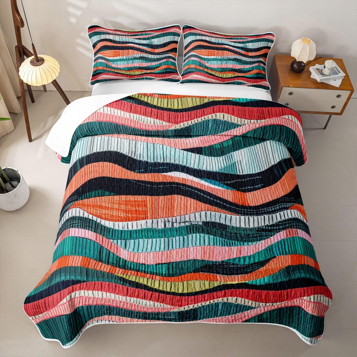Embroidered Wavy Print Quilt