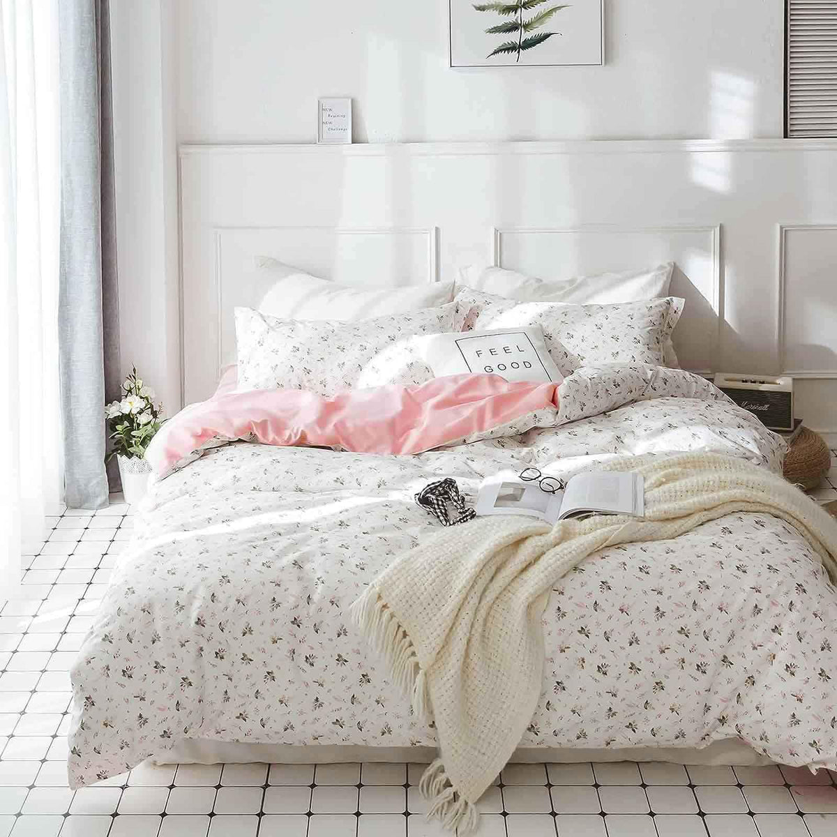 Pink Floral Comforter Set, 2pc White Farmhouse Flowers Leaves Botanical Pattern Microfiber Comforter Set