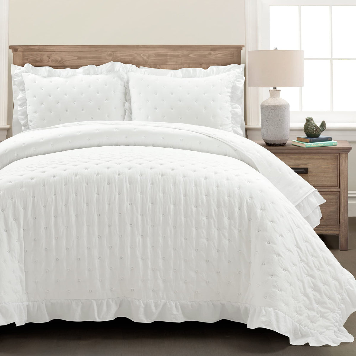 Reyna Ruffle Reversible Oversized 3 Piece Quilt Set, White