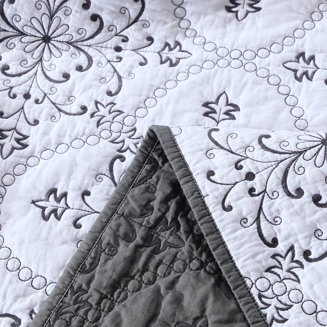 3 Piece Embroidered Floral Quilt Sets Oversize Queen 100% Cotton Quilted Bedspread Reversible Soft Lightweight