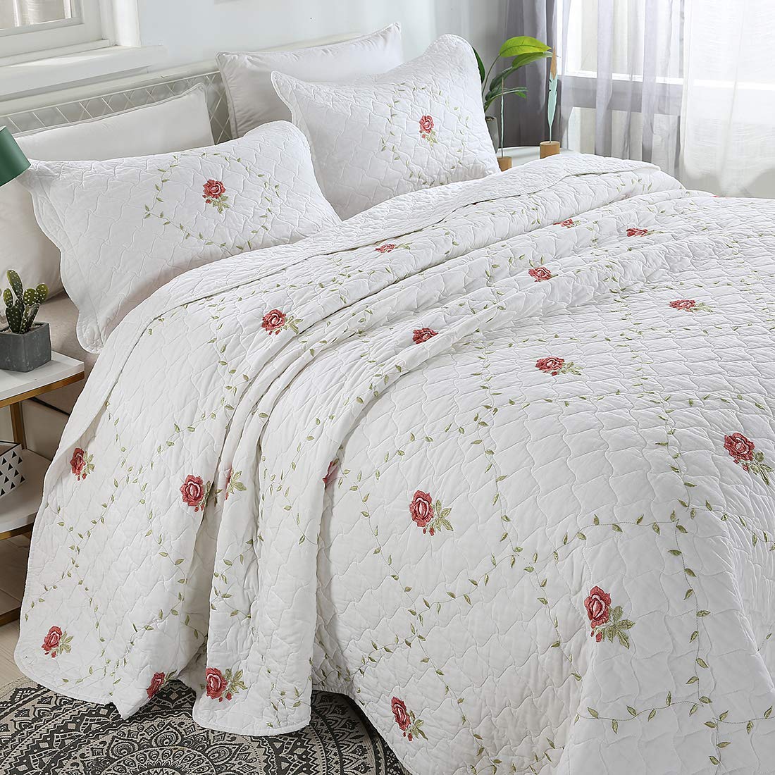 3-Piece Elegant Flower and Leaf Embroidered Bedspread Coverlet Set Oversize Queen 100% Cotton Reversible Patchwork 1