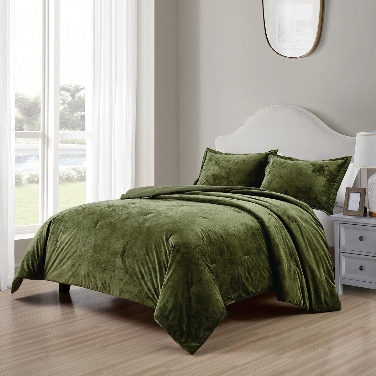 Luxury Velvet Comforter Set, 3 Pieces Reversible Comforters with 2 Pillow Shams, Brushed Solid