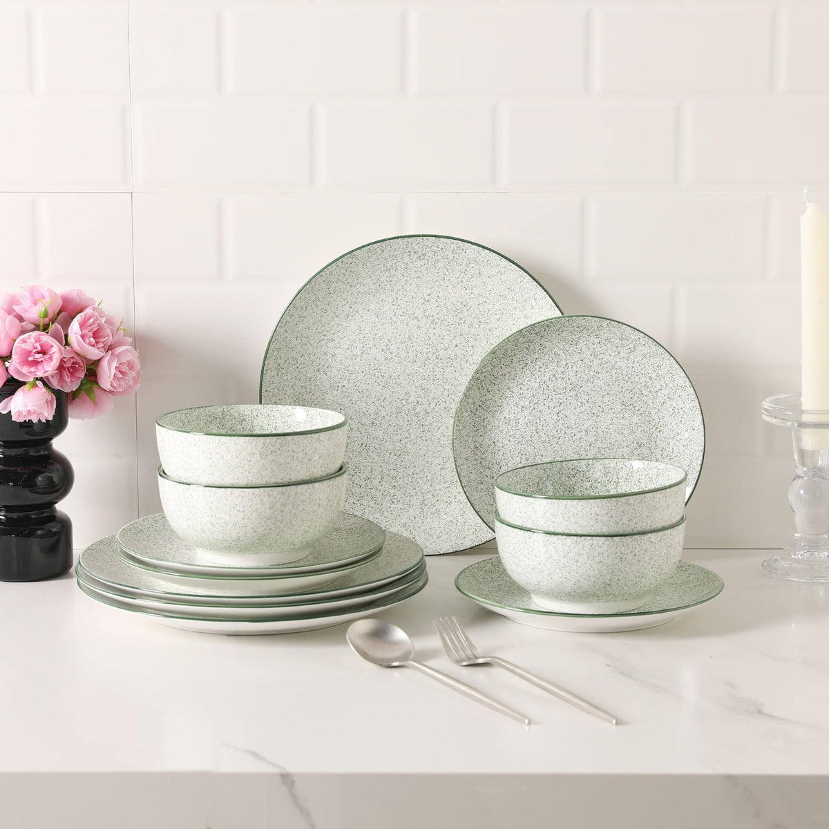 Dinnerware Set of 4,12 Piece Ceramic Plates and Bowls Set Green