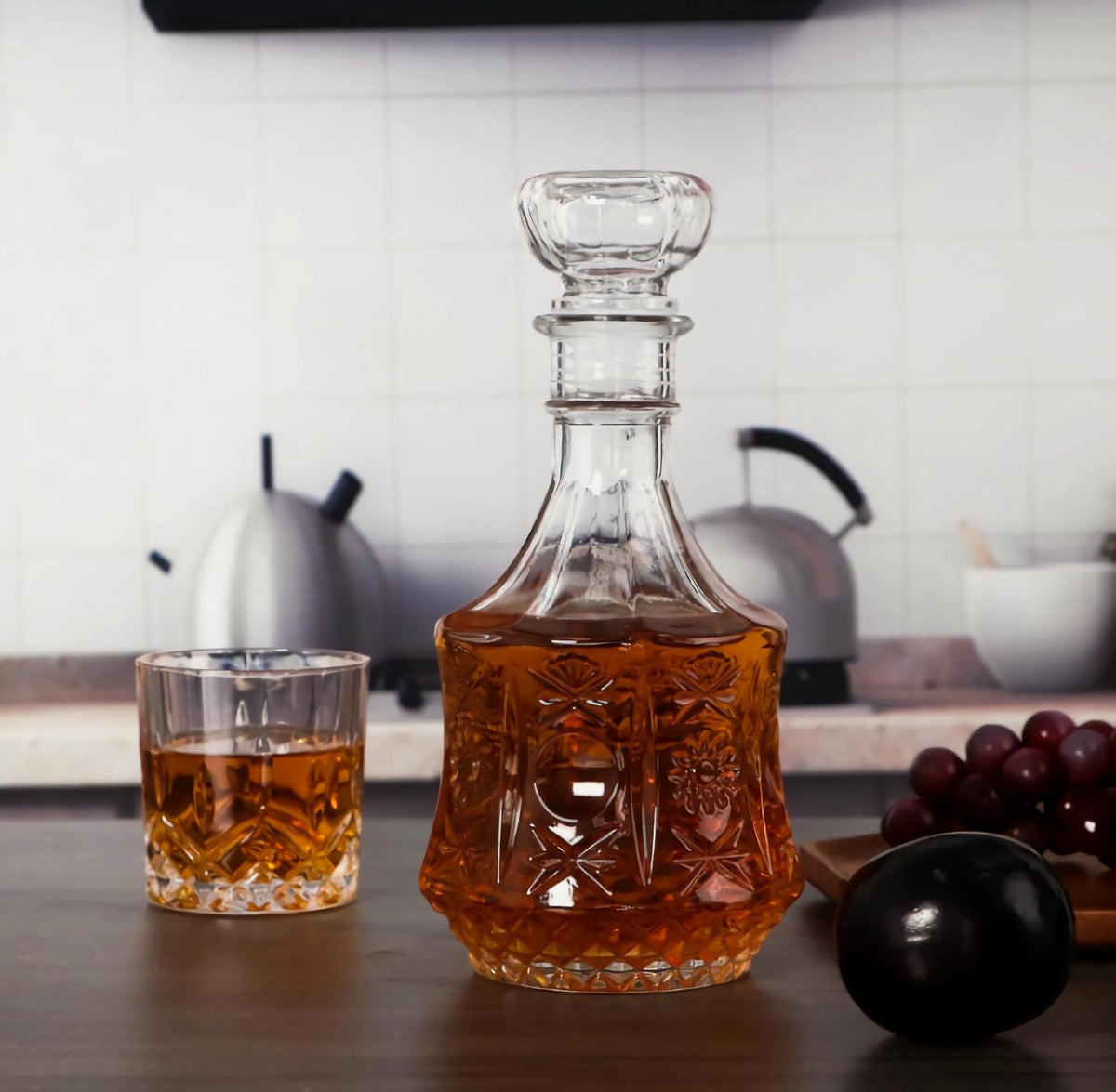 Liquor Decanter,Lead-Free Glass Decanter with Airtight Stopper