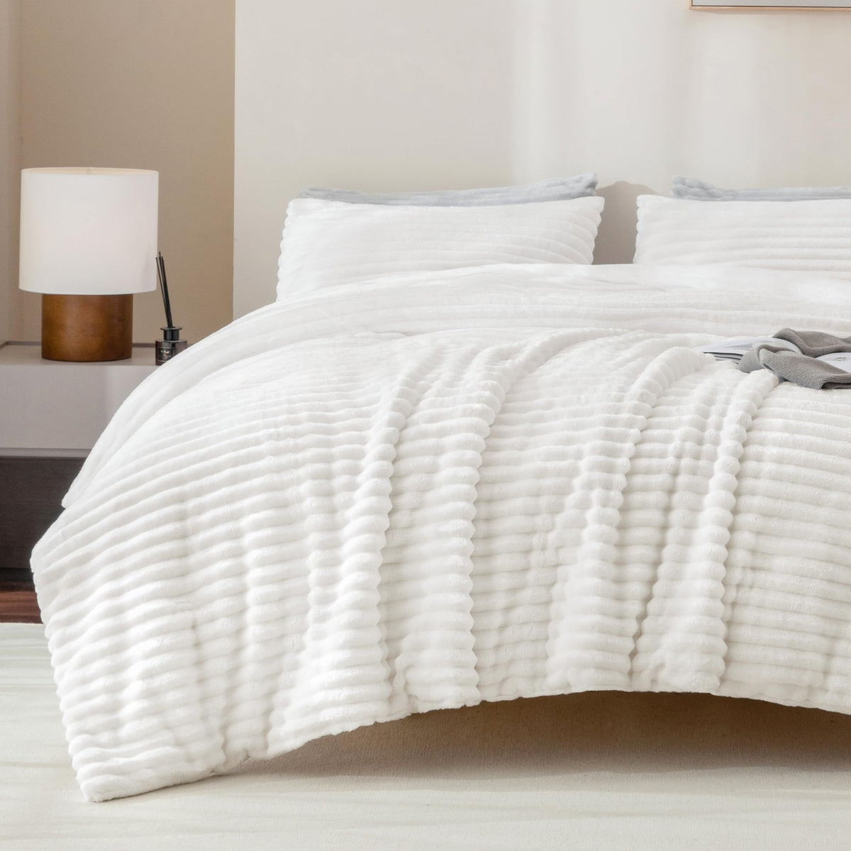 Fluffy Comforter Set, White Fleece Faux Fur Bedding Set