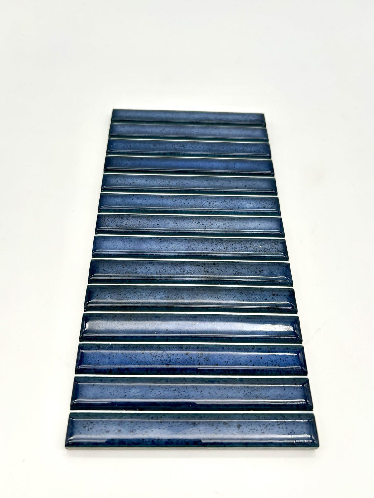 Ratsu Kit-Kat 4.5 in. x 9 in. Fluted Kit-Kat Porcelain Wall Tile (6.86 Sq. Ft. / Case) (Midnight Blue, Carton)