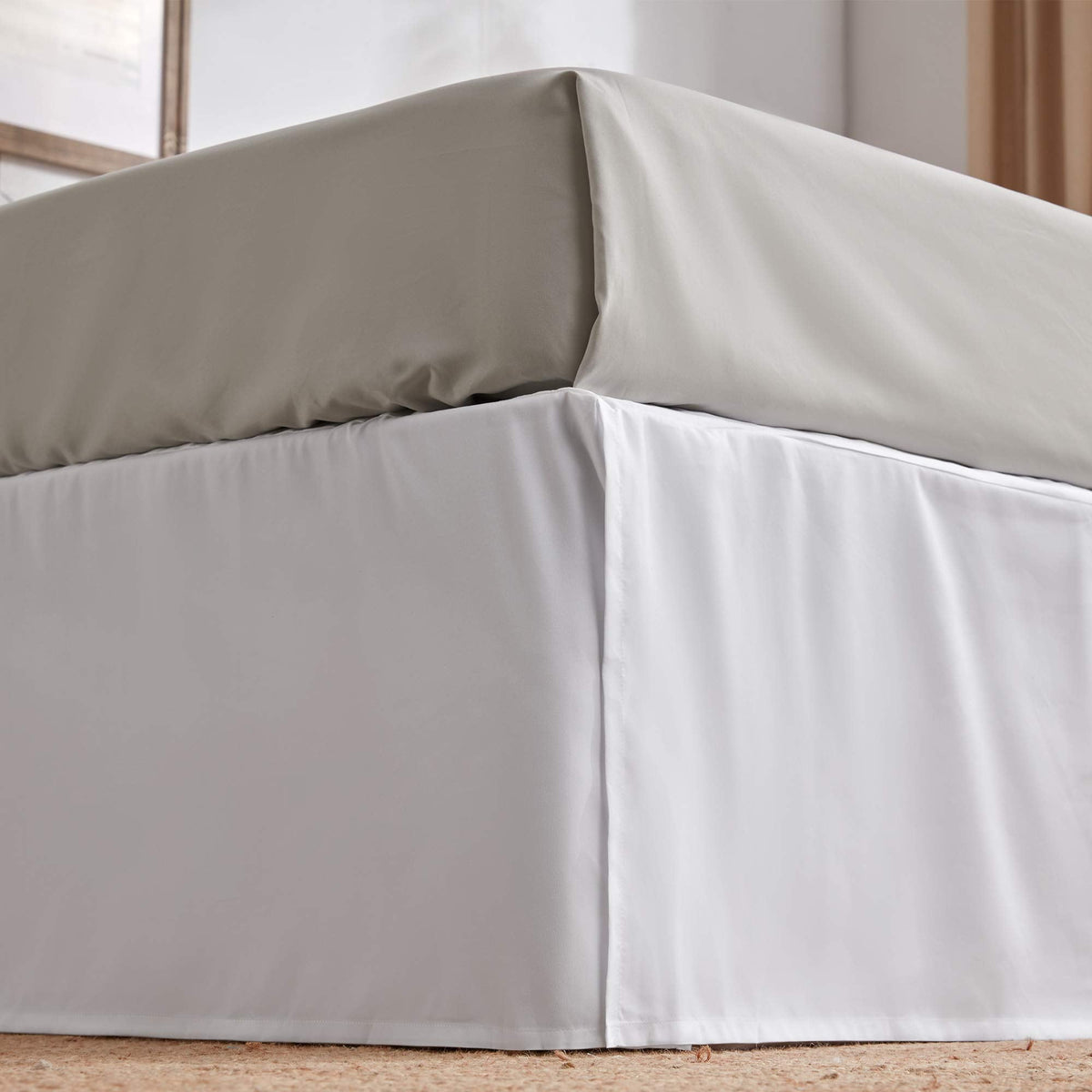 Pleated Bed Skirts, 15 inch Tailored Drop Easy Fit Bedskirt, Anti-Static, Fade Resistant (White)
