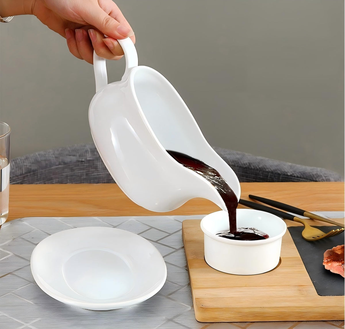 Gravy Boat, 13.5 oz Sauce Boat, 400 ml Gravy Bowl, Ceramic Serving Dish, White Dispenser (13.5 ounces)