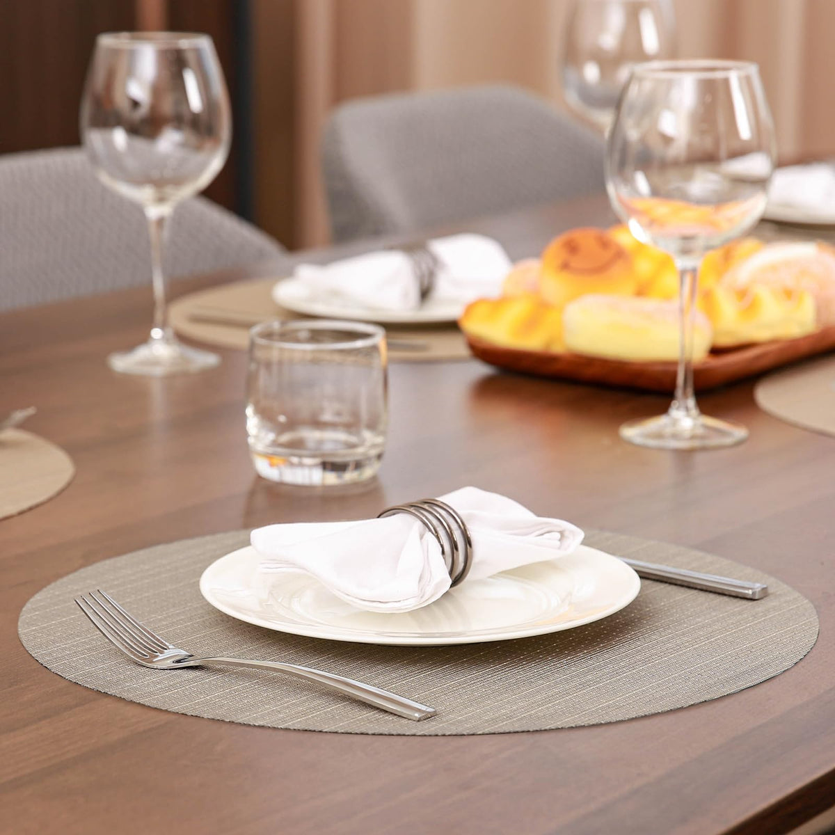 15 Inch Round Placemats Set of 8, Washable Vinyl Woven Place Mats