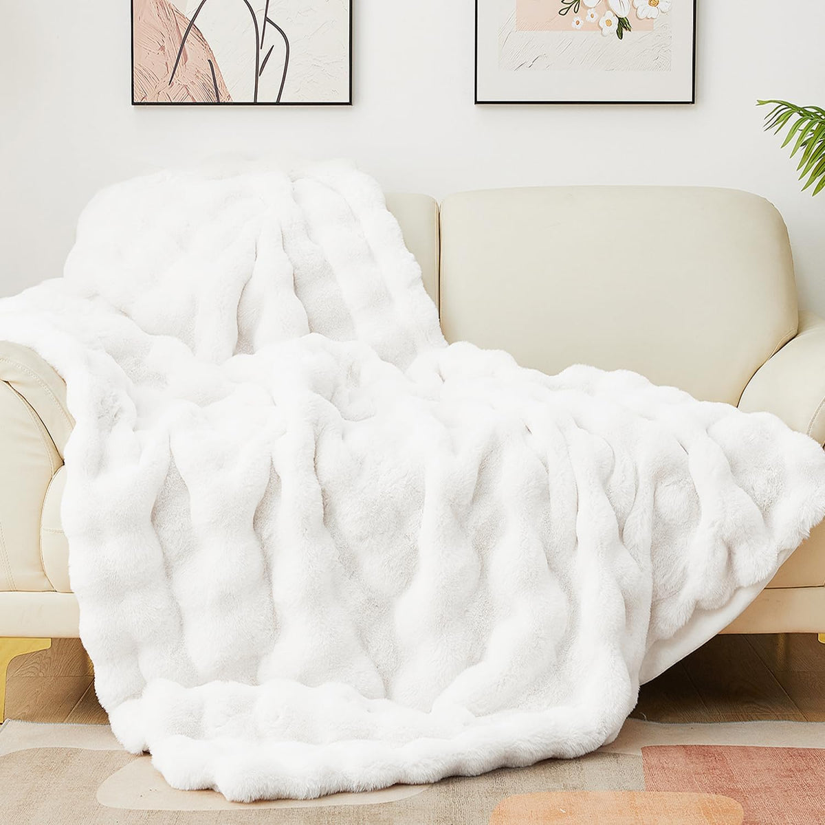 Faux Fur White Blanket Cozy Thick Bubble Throw for Couch Sofa Bedroom Furry Soft Warm Luxury Twin Blanket for Bed