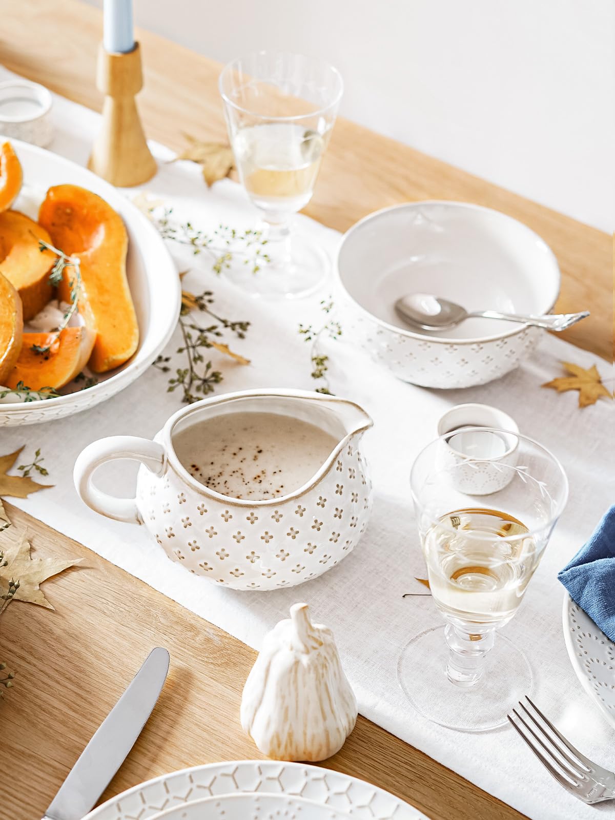 Gravy Boat with Ladle and Saucer Stand 24oz, Ceramic Sauce Boat with Tray for Salad Dressings, Creamer, Broth, Black