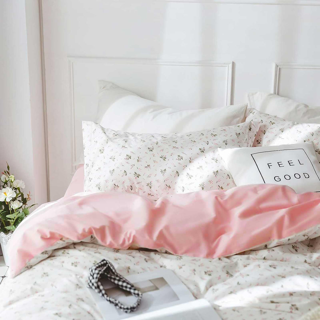 Pink Floral Comforter Set, 2pc White Farmhouse Flowers Leaves Botanical Pattern Microfiber Comforter Set
