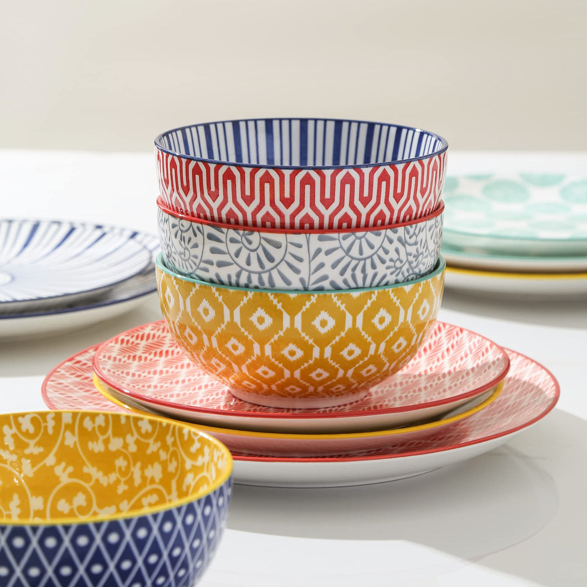 Ceramic Dinnerware Sets for 6, 18 Pieces Plates and Bowls Set, Scratch Resistant Dishes Set, Dishwasher&Microwave