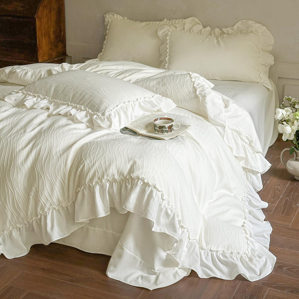 French Chic Ruffled Duvet Cover Queen Size Beige Wavy Jacquard Bedding Set 3 Pieces, Microfiber Zipper Comforter