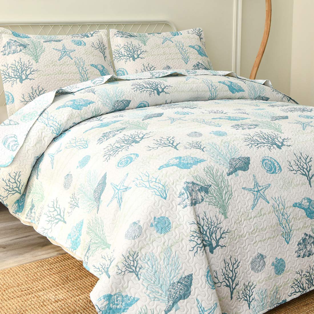 Reversible Coastal Beach Theme Quilt Set Ocean Coral Bedding Seaweed Bedspread Ocean Life Blue Green White