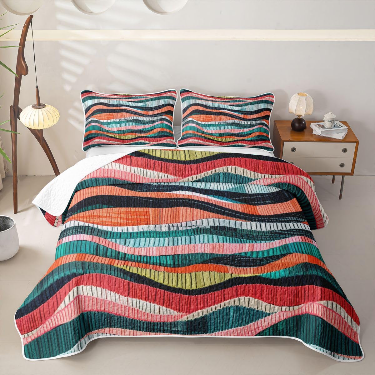 Embroidered Wavy Print Quilt