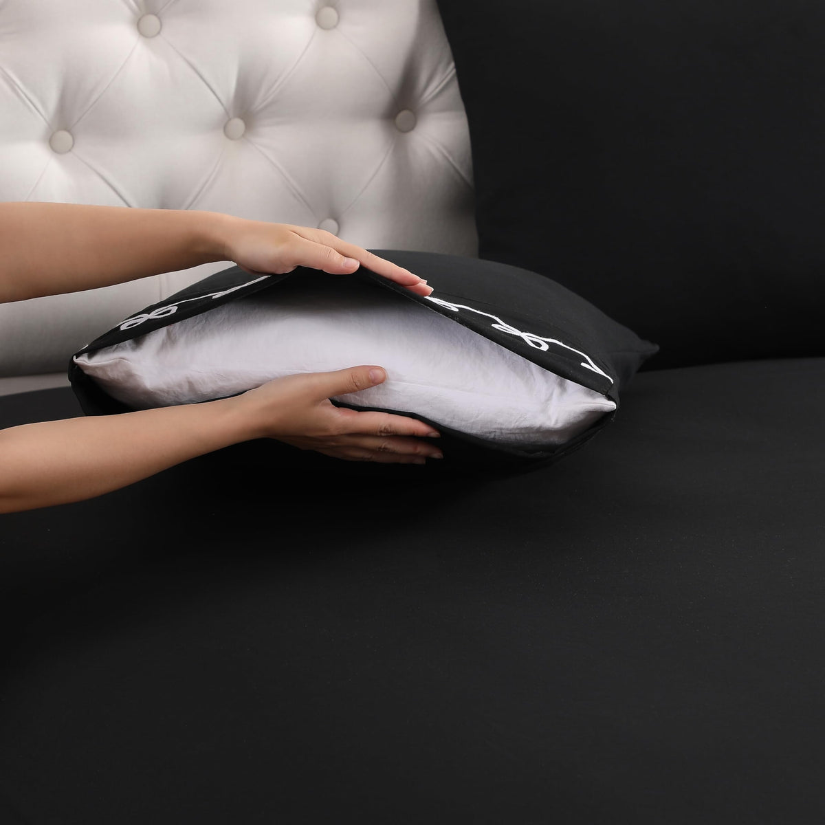 Embroidered 4-Piece Microfiber Sheet Set, Bow Black