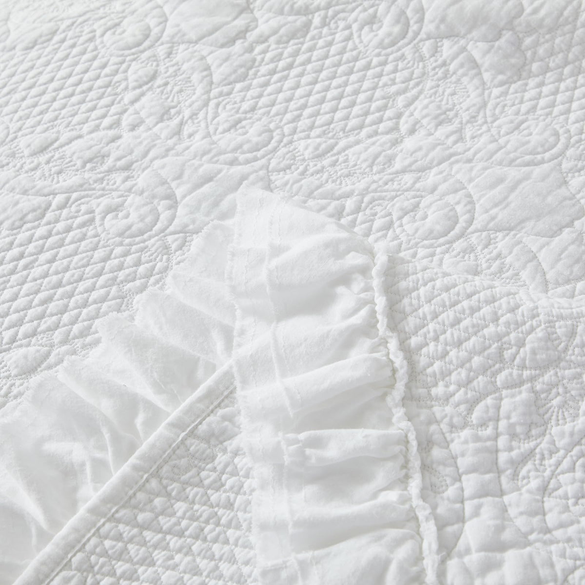 White Quilt Set Cotton Paisley Stitched Matelasse Coverlet