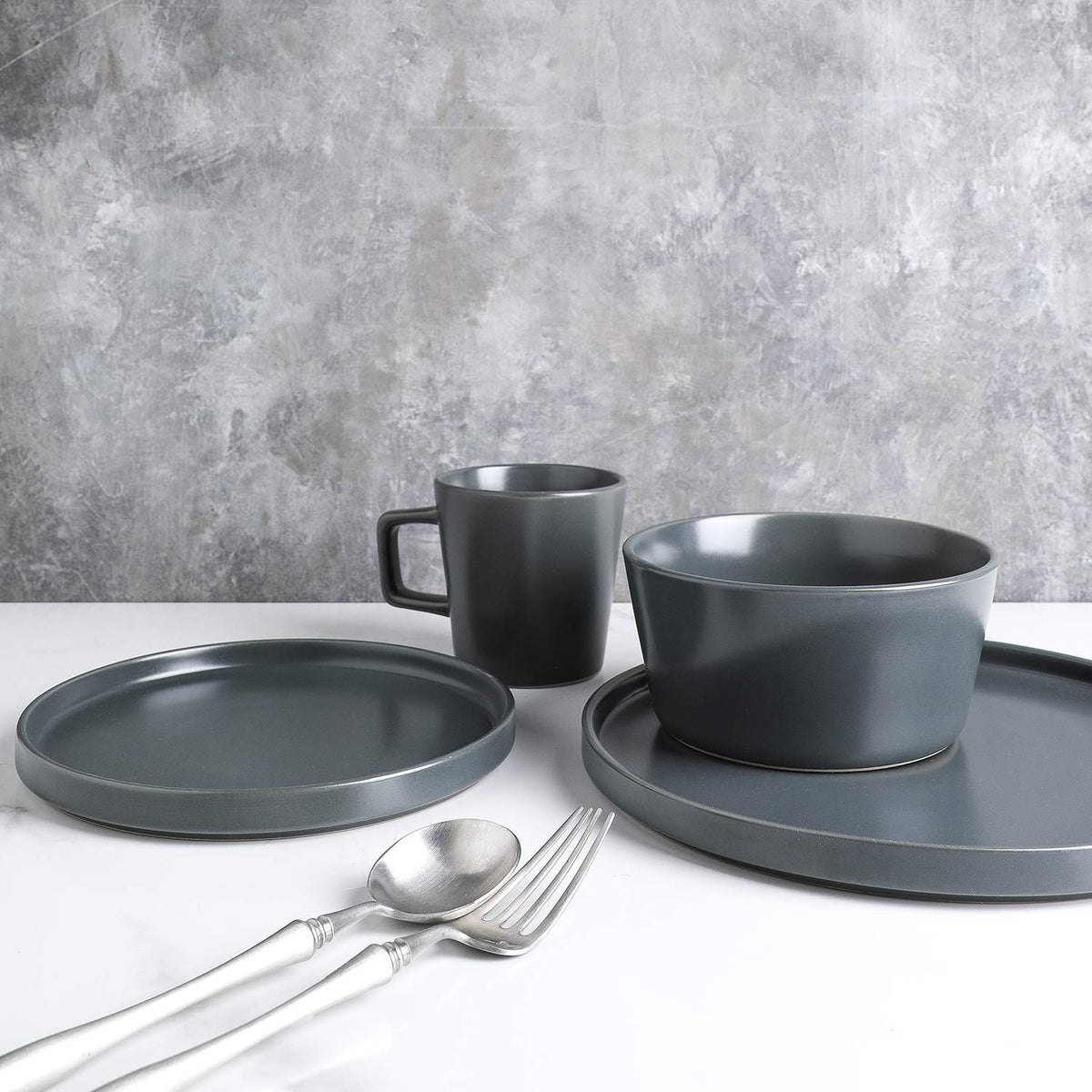Lain Coupe Stoneware Dinnerware Set, Service for 4, Gray Matte