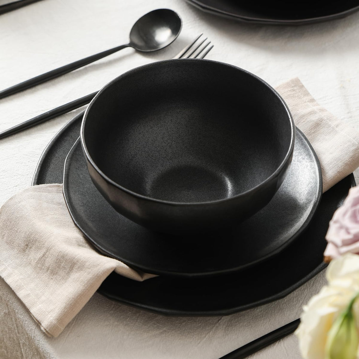 Lain Rio 12-Piece Dinnerware Set Stoneware, Black