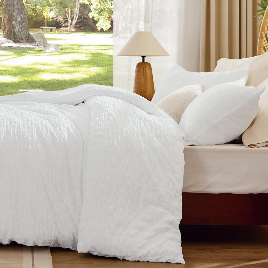 White Duvet Cover, 3-Piece Seersucker Duvet Cover Set, Ultra Soft Microfiber Bedding for All Seasons
