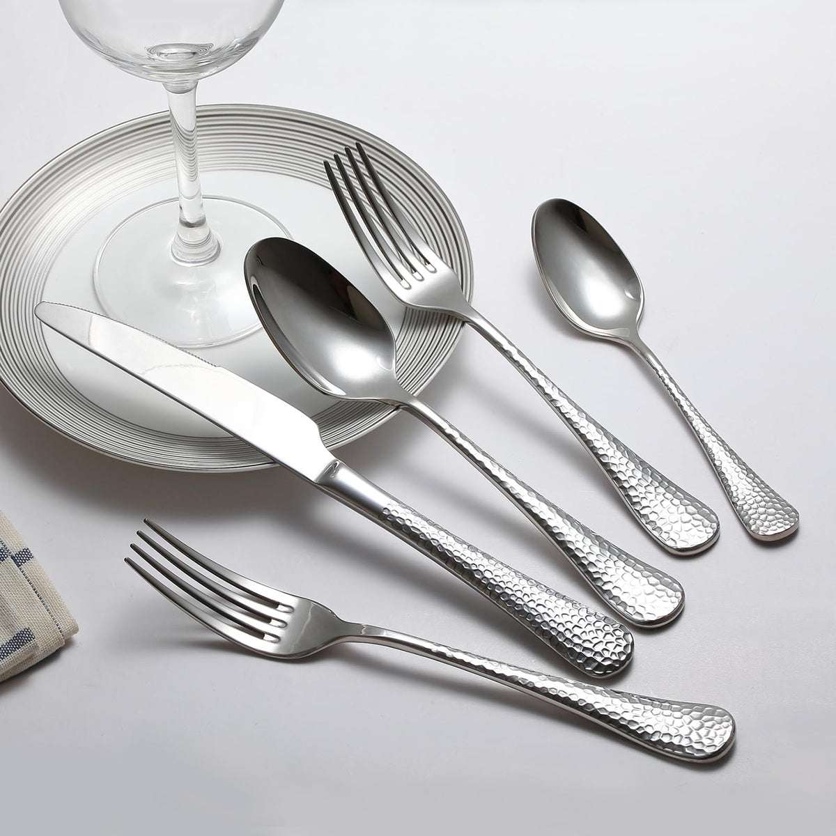 Premium 45 Piece Hammered Silverware Set with Smooth Edge, 18/10 Stainless Steel, Service for 8, Fine Flatware Set