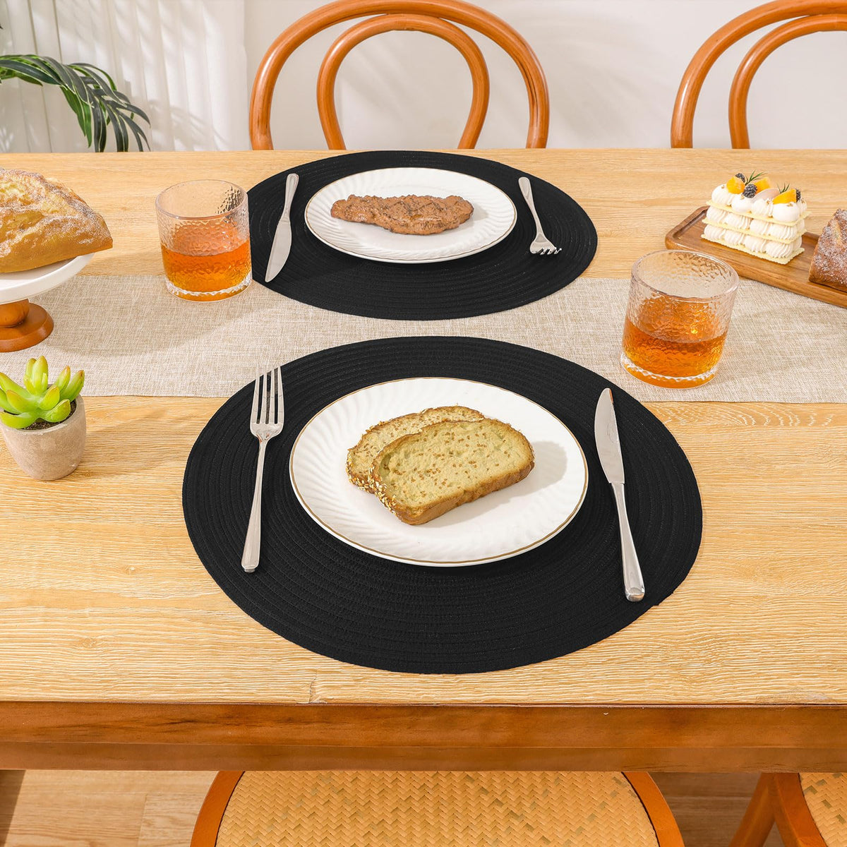 Round Braided Placemats Set of 8 Washable Cotton Polyester Woven Round Table Mats for Dining Tables 15 inch (Black, 8)