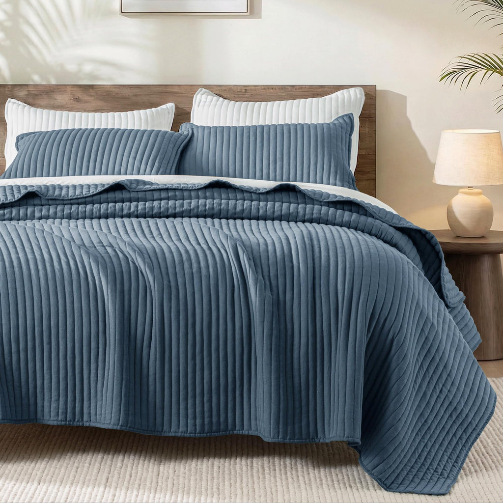 Lightweight Stripe Quilted Quilt Bedding Set