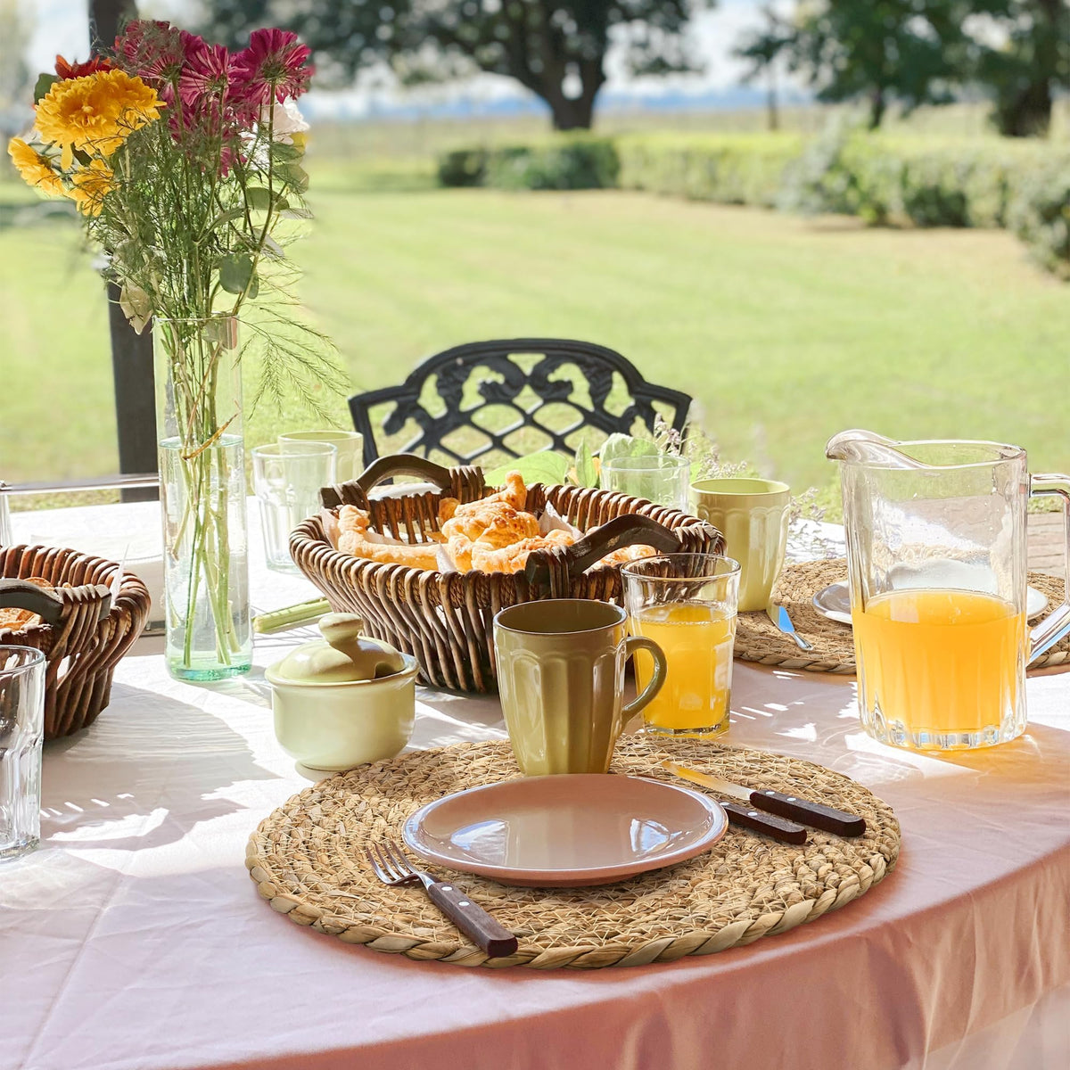 12 Pcs 12'' Round Bulrush Placemats, Natural Hand Woven Table Mats