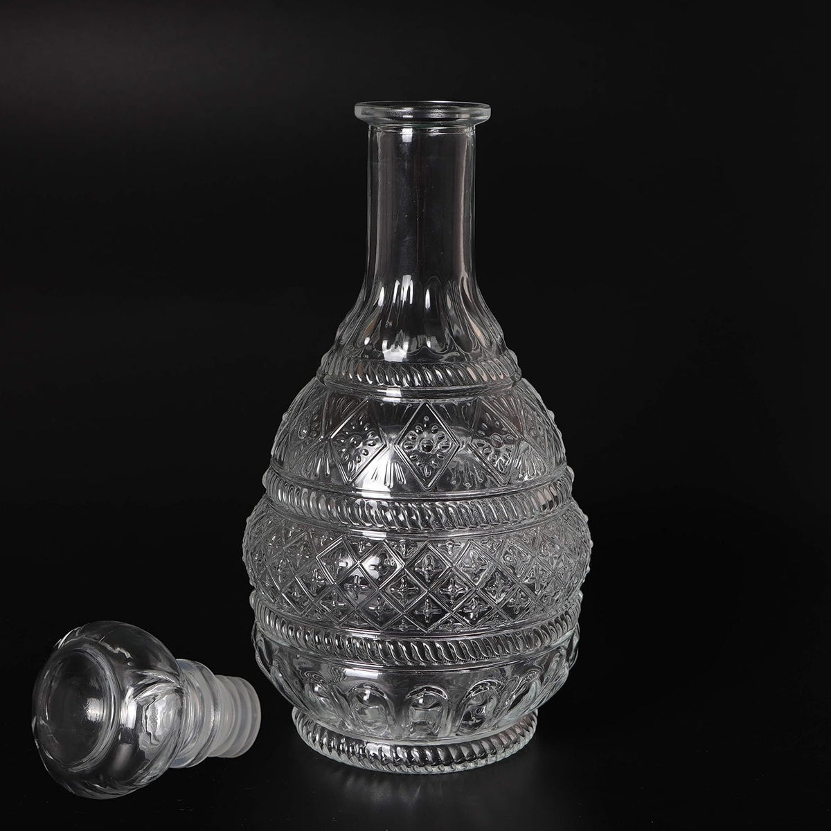 Liquor Decanter, Glass Spirits Decanter with Airtight Stopper, Whiskey Vodka Bourbon Decanter Bottle for Gift, Home