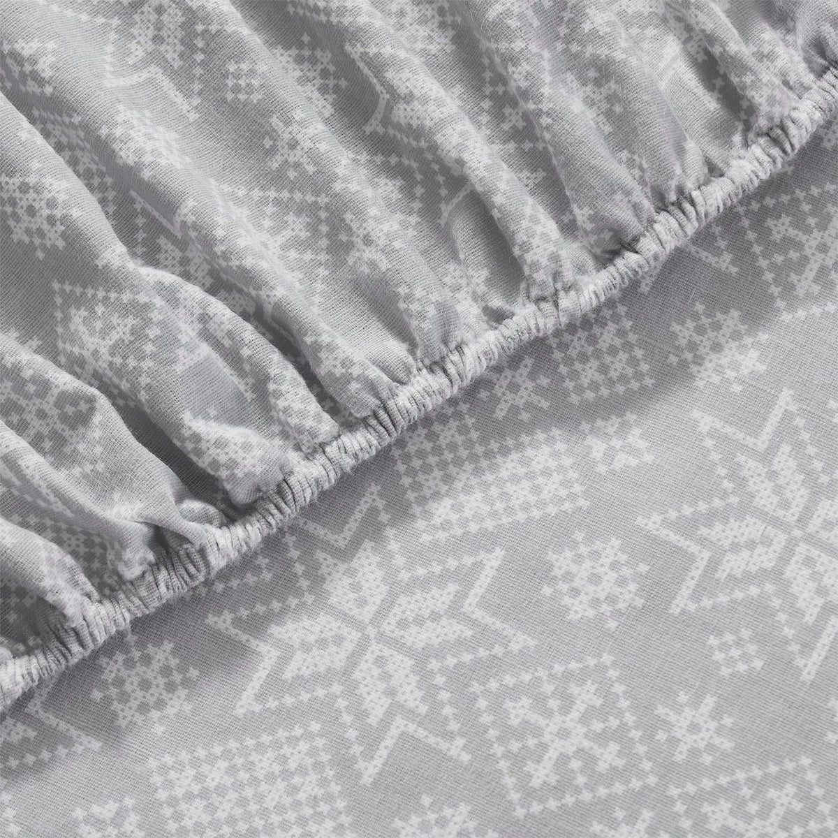 4-Piece Bed Sheet Set - Fitted & Flat Sheets & Matching Pillowcases | Cozy, Warm & Breathable | Triple