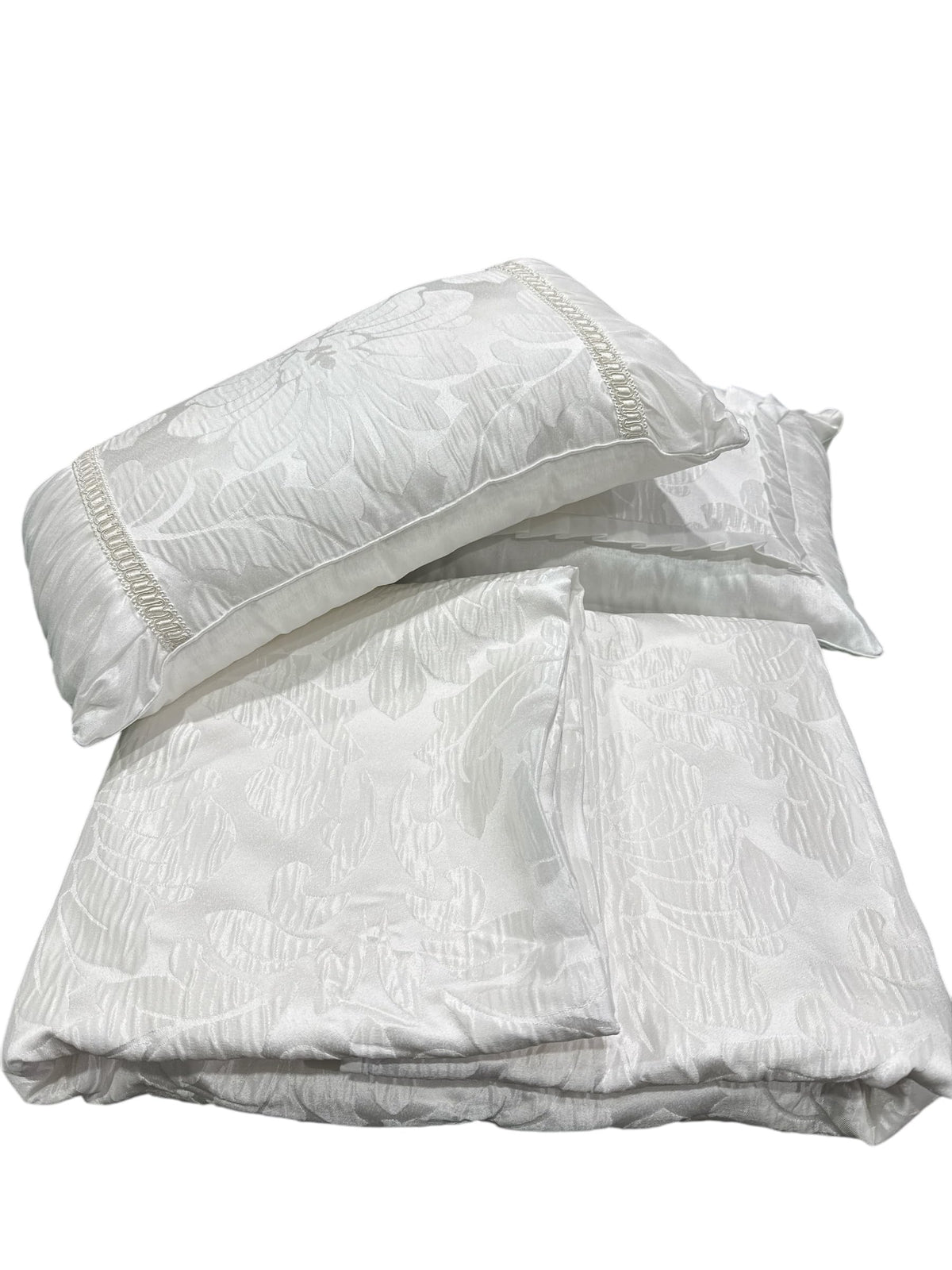 Tradition Sara Jacquard Cotton Blend, King-Calking 7PC Duvet Cover Set, White