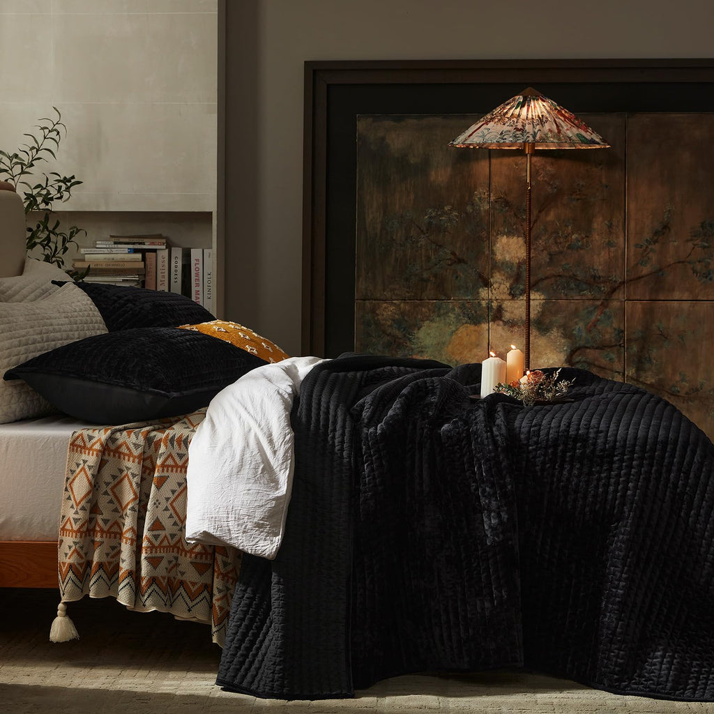 Luxury Velvet Quilt Set 106''x118'', Ultra-Soft Striped Channel Comforter with Exquisite Rice