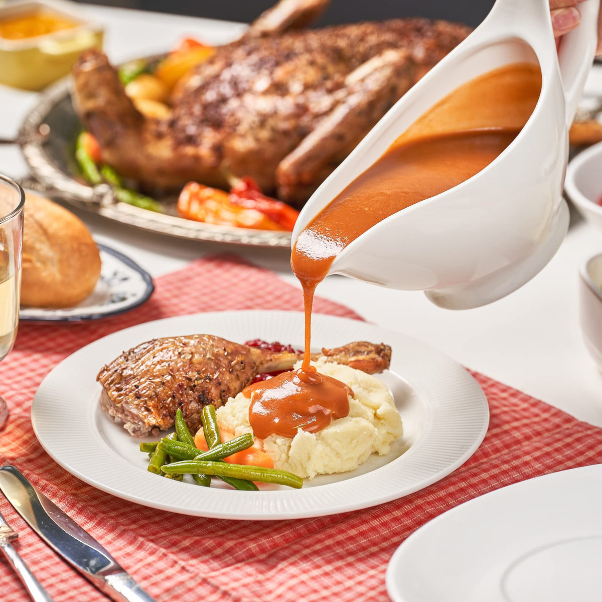 Gravy Boat with Saucer - 16oz Fine Porcelain Sauce & Salad Dressing Boat (White)