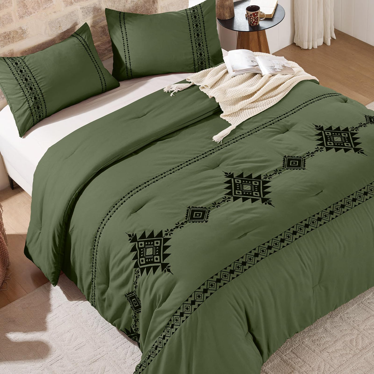 Embroidered Comforter Set King, 3-Piece Boho Bedding, Green