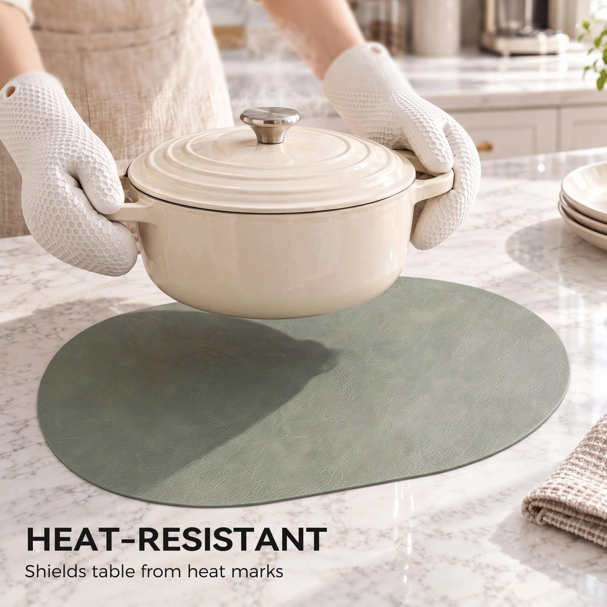 Oval Placemats Set of 4, Reversible Vinyl Faux Leather Wipeable Table Mats
